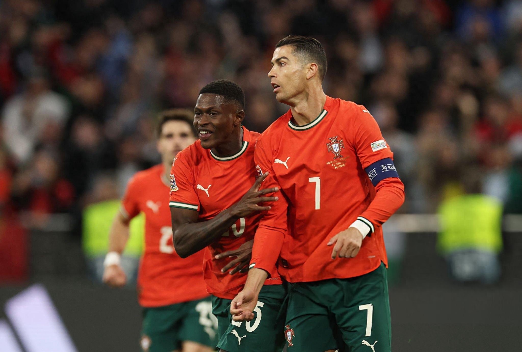 关于英格兰碾压葡萄牙，门迪统治全场的信息