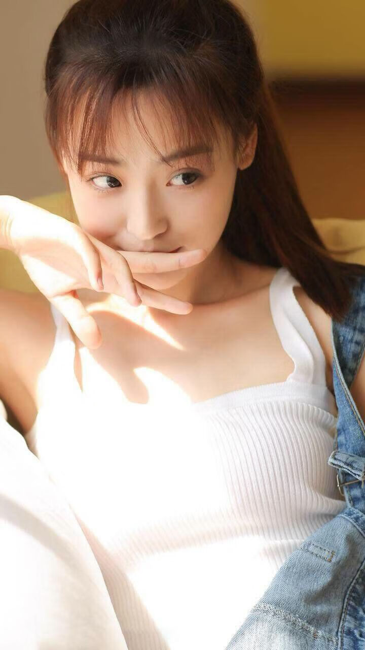 无声处听惊雷—在年度焦点之夜的烈火与重压中，霍勒迪诠释巨星的另一种定义